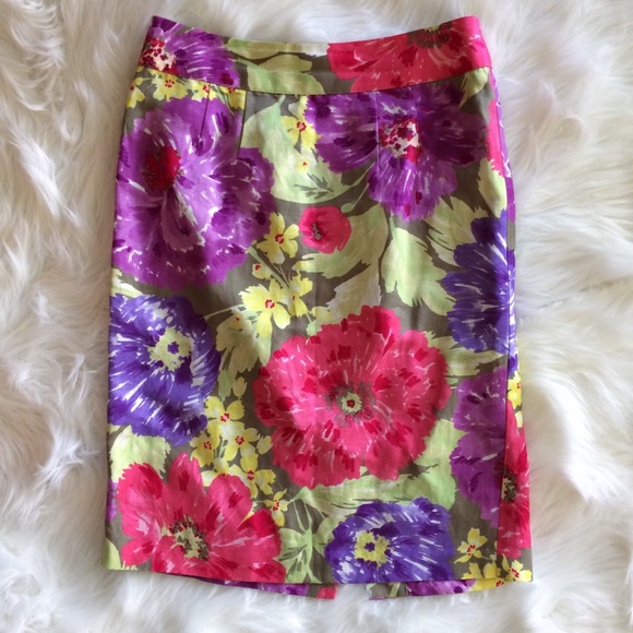 Banana Republic Dresses & Skirts - 🎊HP Banana Republic Floral Pencil Skirt